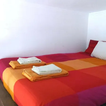 Lägenhet Pequeno Com Terraco *